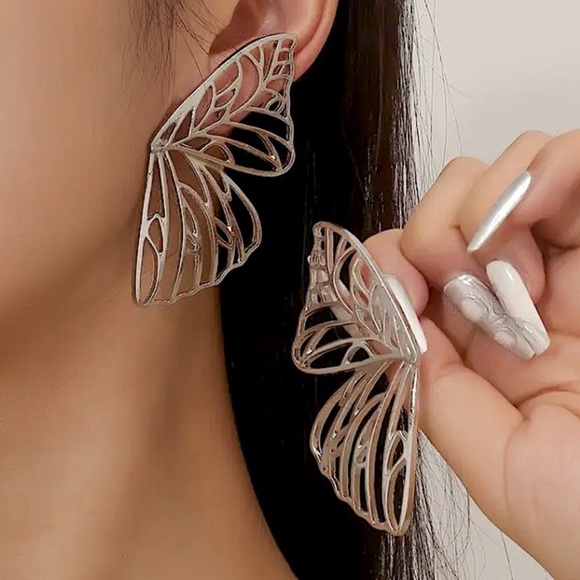 ⚜️[𝟯/$𝟭𝟴]⚜️Large Butterfly Bohemian Earrings NEW - Picture 3 of 10